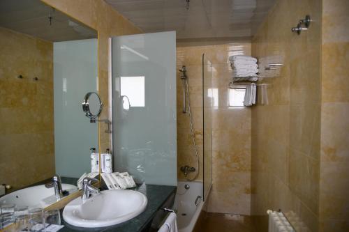 Habitación Familiar del hotel Sercotel Palacio De Tudemir