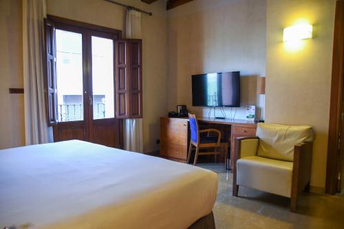 Habitación Doble con balcón - 1 o 2 camas del hotel Sercotel Palacio De Tudemir. Foto 2