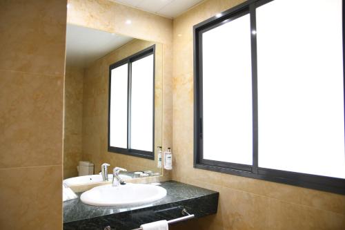 Habitación Doble con balcón - 1 o 2 camas del hotel Sercotel Palacio De Tudemir. Foto 3