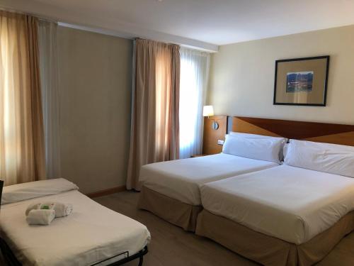 Habitación Doble Estándar del hotel Oca Villa De Avilés. Foto 1