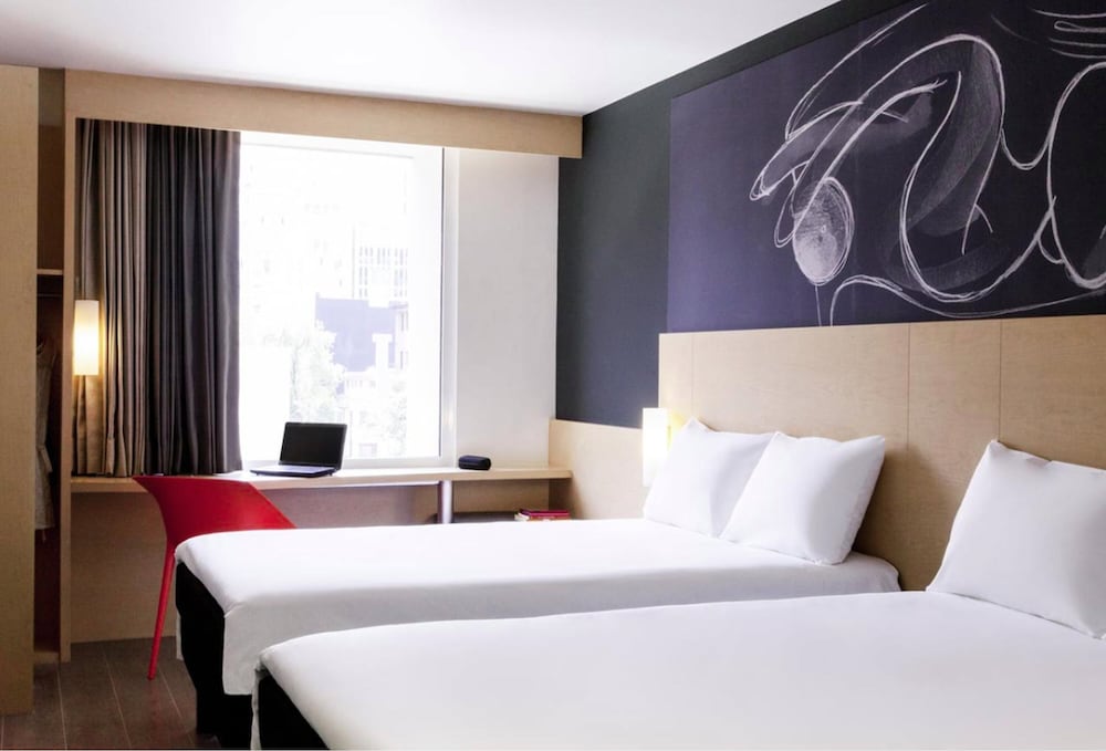 Habitación estándar doble, 2 camas dobles del hotel Ibis México Alameda