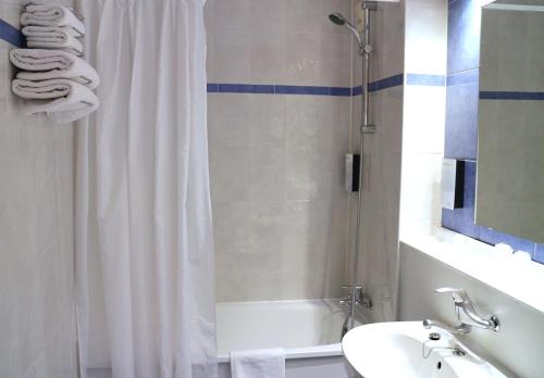 Habitación Doble - 2 camas del hotel Travelodge Barcelona del Vallés. Foto 1