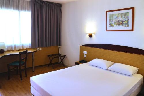 Habitación Doble del hotel Travelodge Barcelona del Vallés. Foto 6