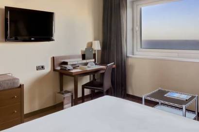 Habitación doble Vista Mar del hotel Leonardo Royal Barcelona Forum. Foto 2