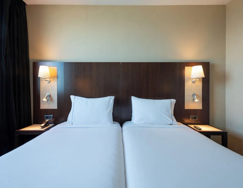 Suite Junior del hotel Leonardo Royal Barcelona Forum. Foto 1