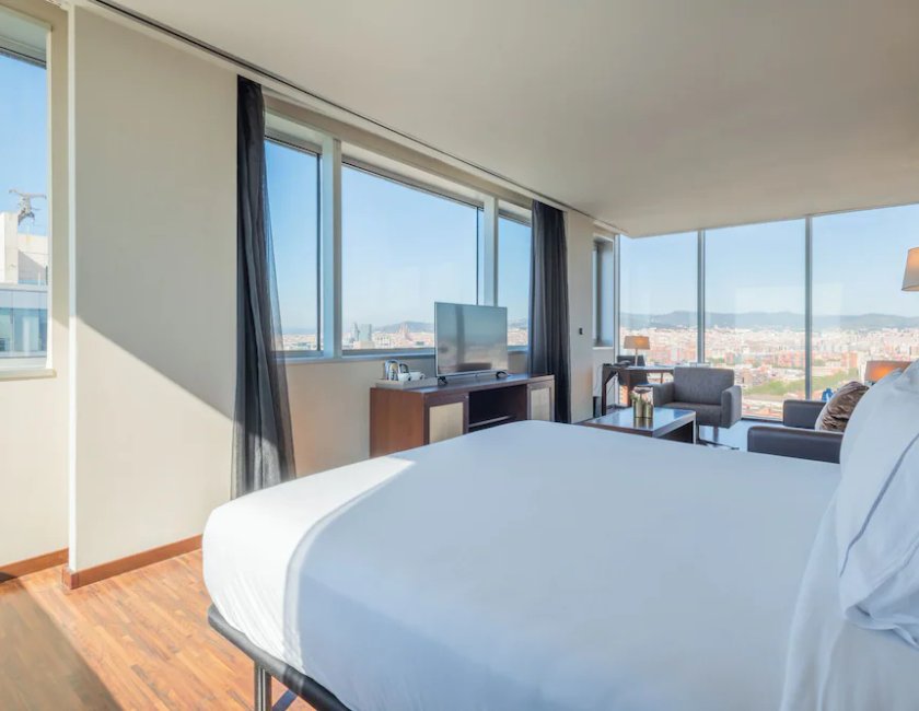 Suite del hotel Leonardo Royal Barcelona Forum. Foto 3
