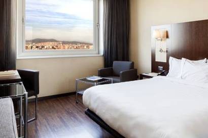 Habitación doble Vista ciudad del hotel Leonardo Royal Barcelona Forum. Foto 2