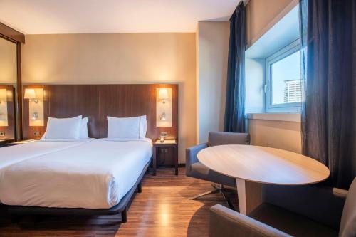 Habitación Doble Confort - 1 o 2 camas del hotel Leonardo Royal Barcelona Forum. Foto 3