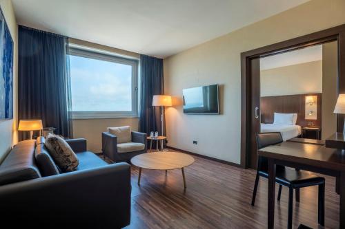 Suite Junior del hotel Leonardo Royal Barcelona Forum. Foto 7