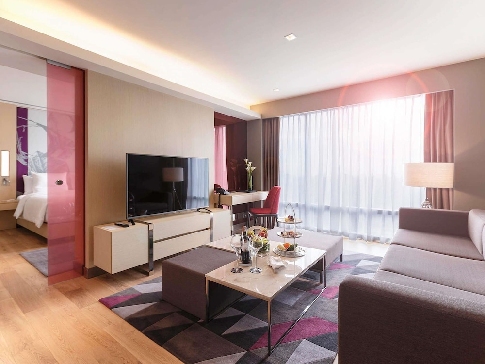 Suite Ejecutiva con cama King del hotel Novotel Manila Araneta City