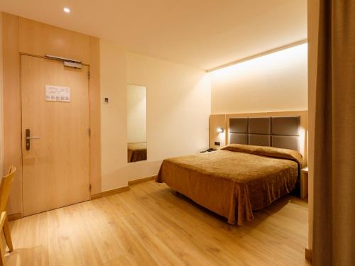 Habitación Doble - 1 o 2 camas del hotel Barcelona House. Foto 15