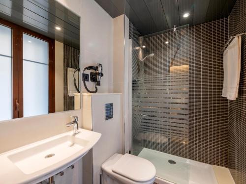 Habitación Triple del hotel Barcelona House. Foto 13