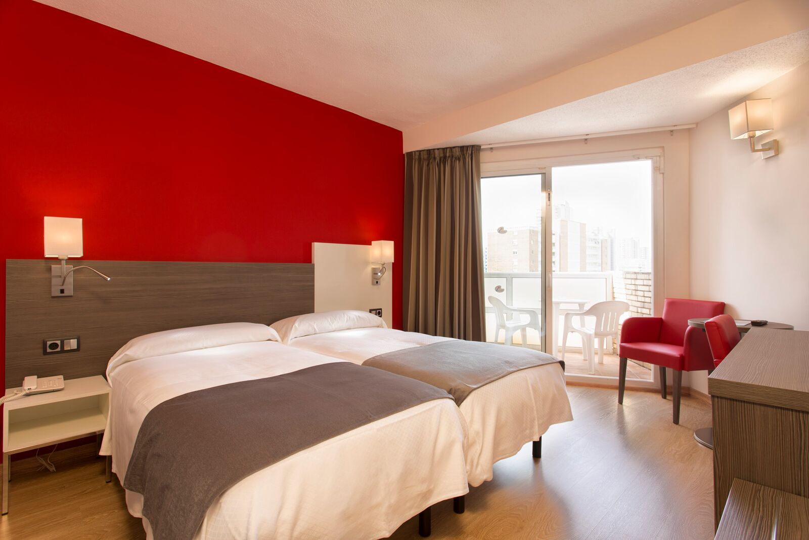 Habitación doble Club del hotel Medplaya Hotel Riudor. Foto 2