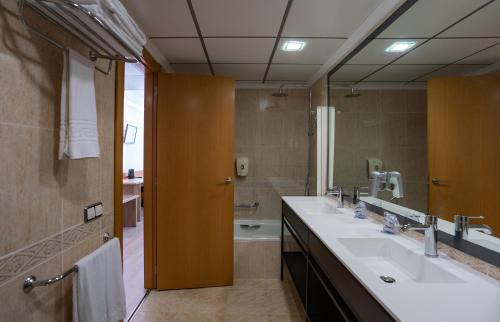 Habitación Familiar del hotel Medplaya Hotel Flamingo Oasis. Foto 6