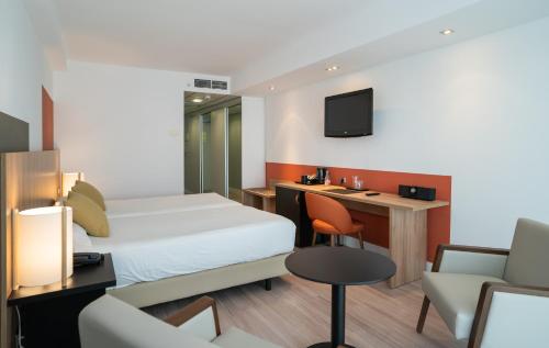 Habitación Doble Deluxe del hotel Medplaya Hotel Flamingo Oasis. Foto 3