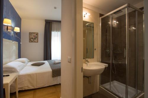 Habitación Doble Confort - 1 o 2 camas del hotel Floris. Foto 9