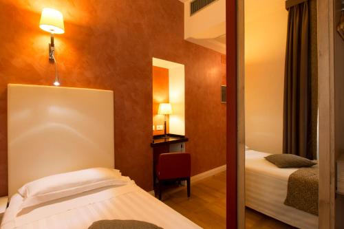 Habitación Individual Confort del hotel Floris. Foto 4