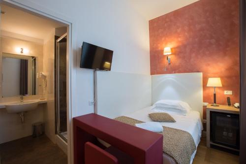 Habitación Individual Superior del hotel Floris. Foto 1