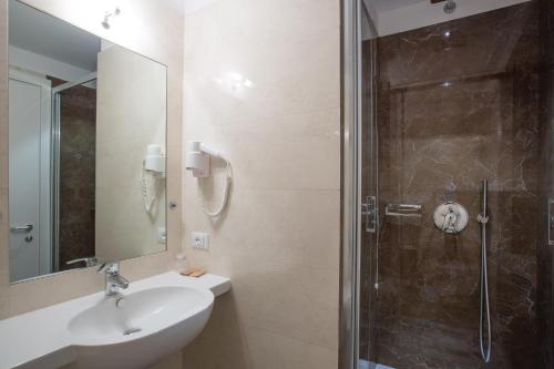 Habitación Individual Superior del hotel Floris. Foto 3
