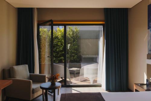 Habitación Doble Deluxe con balcón del hotel Timbre Heroismo. Foto 1
