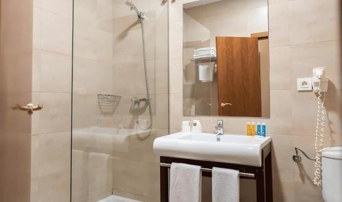 Habitación Familiar Cuádruple del hotel DWO Finca Los Abetos. Foto 3