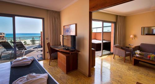 Suite Superior con vistas al mar del hotel Protur Roquetas and Spa. Foto 3
