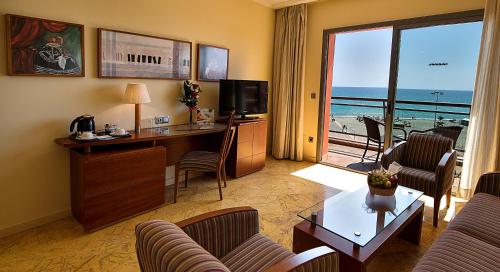 Suite con vistas al mar del hotel Protur Roquetas and Spa. Foto 1