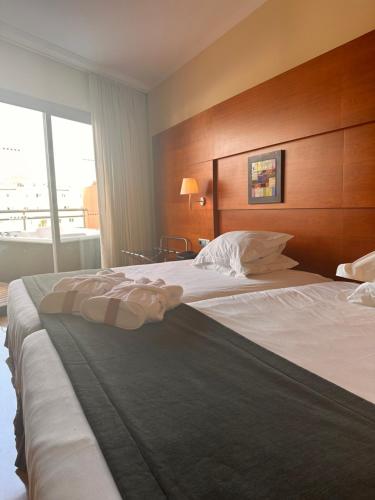 Suite con bañera de hidromasaje del hotel Protur Roquetas and Spa. Foto 3