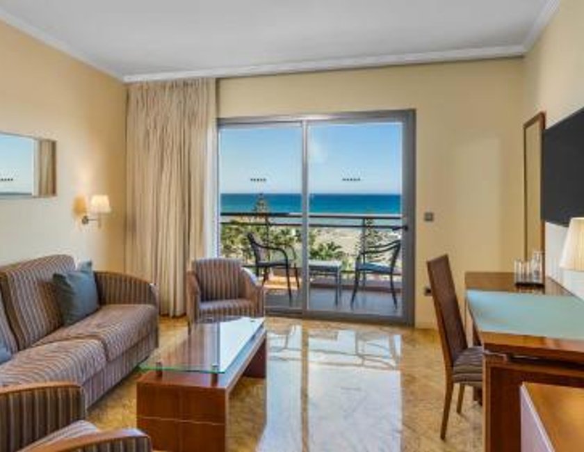 Suite con vistas al mar del hotel Protur Roquetas and Spa. Foto 3