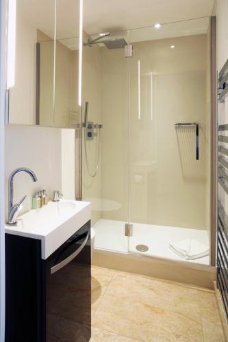 Habitación Familiar del hotel Montmartre Residence. Foto 4