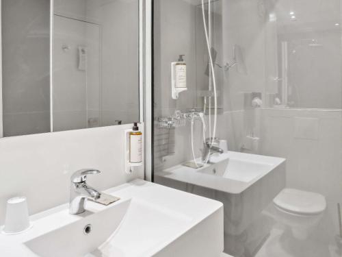 Habitación Doble Superior del hotel Mercure Paris Opéra Faubourg Montmartre. Foto 1