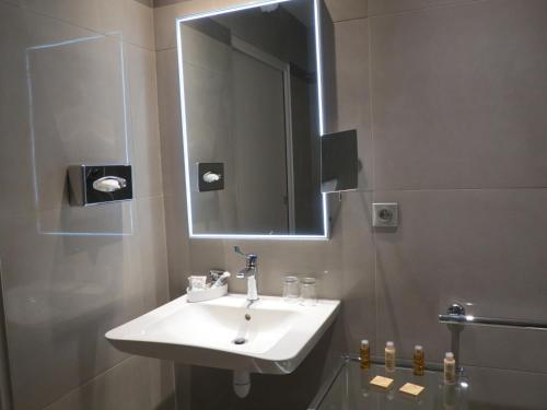 Habitación Privilege - 1 cama doble del hotel Mercure Paris Opéra Faubourg Montmartre. Foto 4