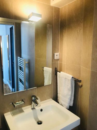 Habitación Doble con ducha - 2 camas del hotel Hôtel De L'union. Foto 1