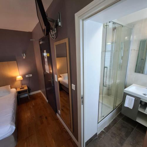 Habitación Doble con ducha del hotel Hôtel De L'union