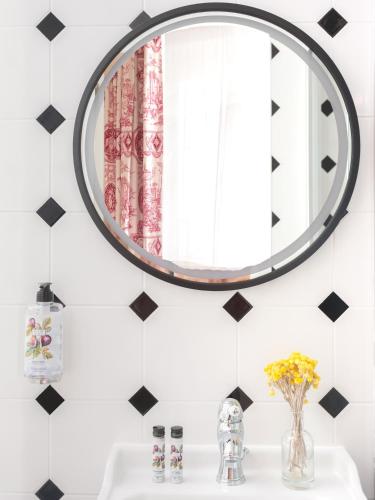 Habitación Triple Clásica del hotel De Senlis