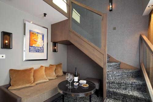 Suite Dúplex con acceso al spa del hotel La Lanterne and Spa By Timhotel. Foto 2