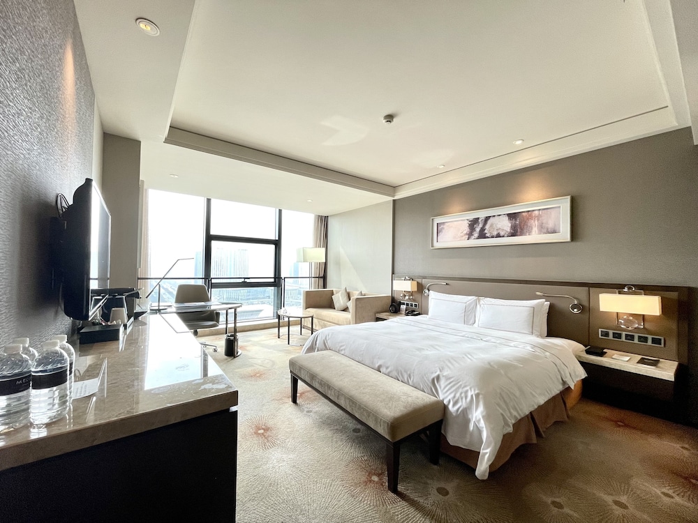 The Level con vistas a la ciudad del hotel Melia Jinan. Foto 6