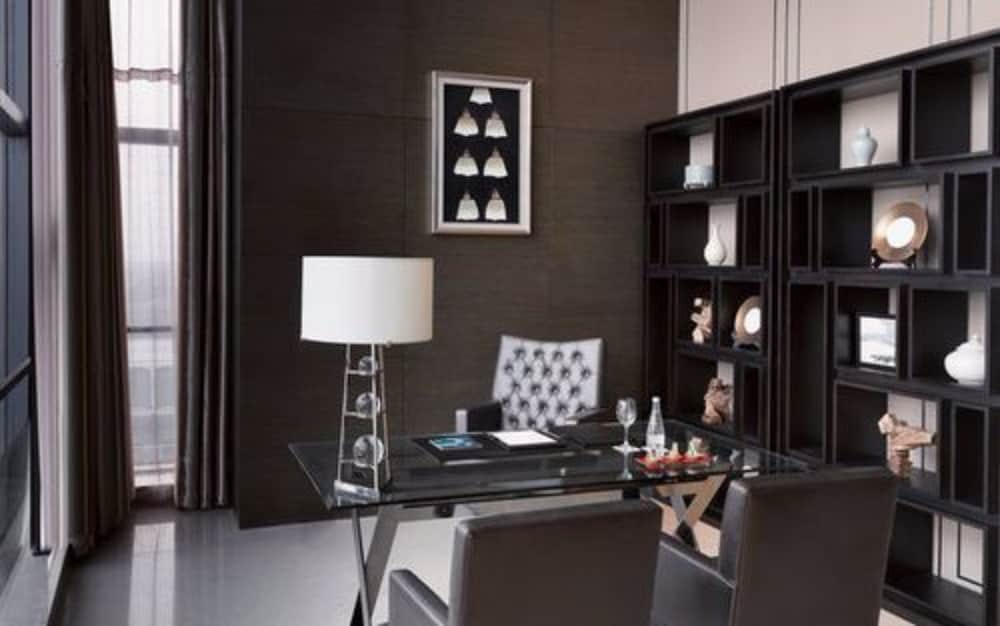 Suite Presidencial The Level con Vistas a la Ciudad del hotel Melia Jinan. Foto 4