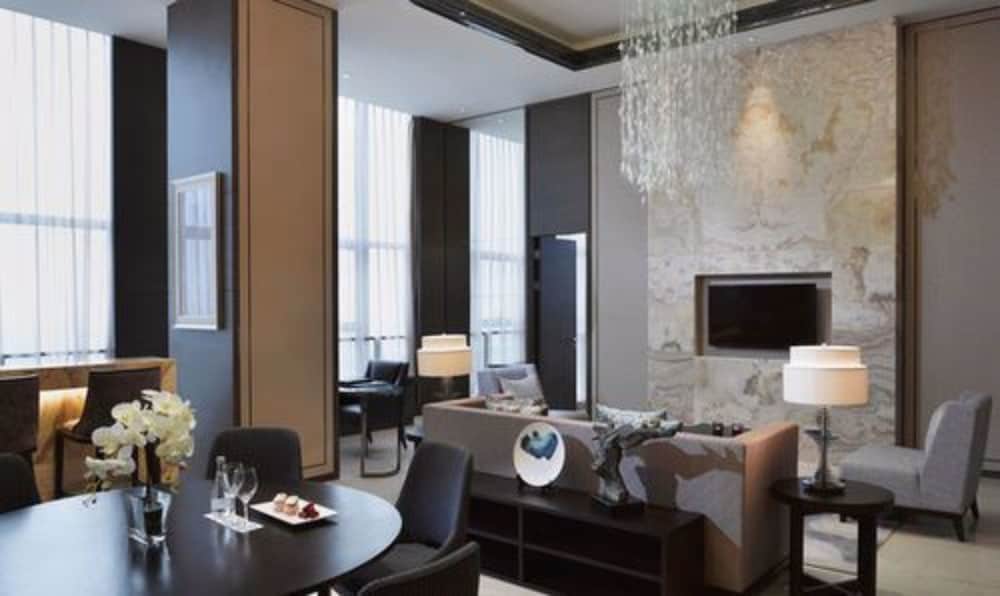Suite Presidencial The Level con Vistas a la Ciudad del hotel Melia Jinan. Foto 6