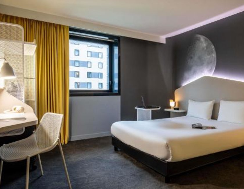 Habitación Doble Estándar - Adaptada para personas con movilidad reducida del hotel ibis Styles Paris CDG Airport. Foto 6