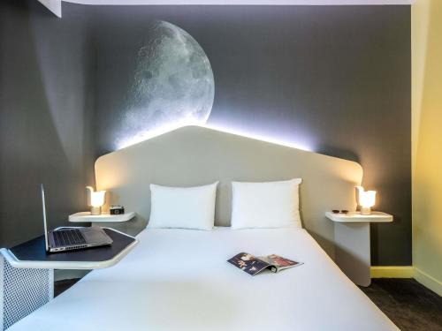 Habitación Doble Estándar del hotel ibis Styles Paris CDG Airport. Foto 2