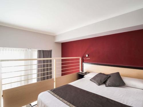Habitación Quíntuple del hotel Ibis Styles Milano Centro. Foto 2