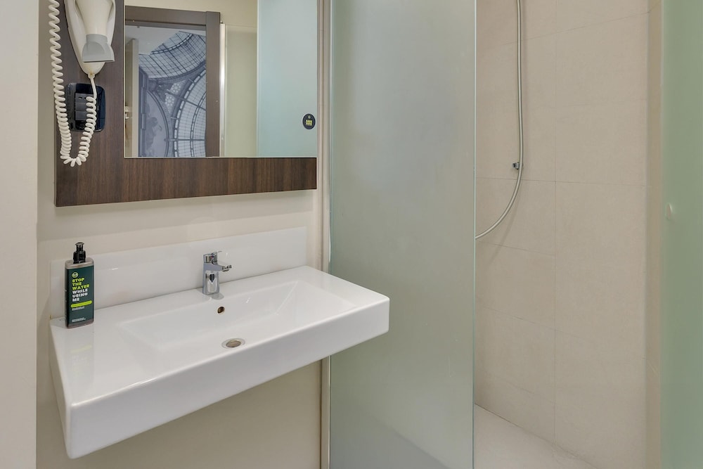Habitación doble superior, no fumadores del hotel B&B Milano - Sesto. Foto 3
