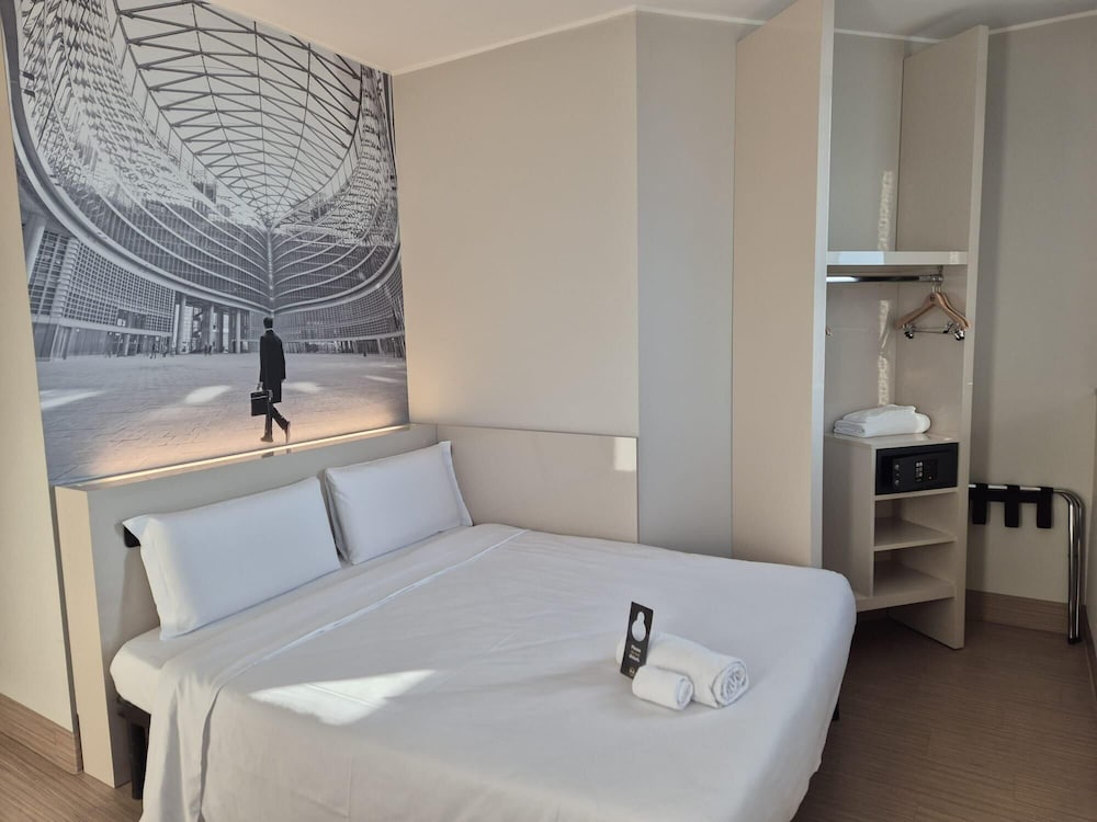 Habitación doble, accesible para personas con discapacidad, no fumadores del hotel B&B Milano - Sesto. Foto 2
