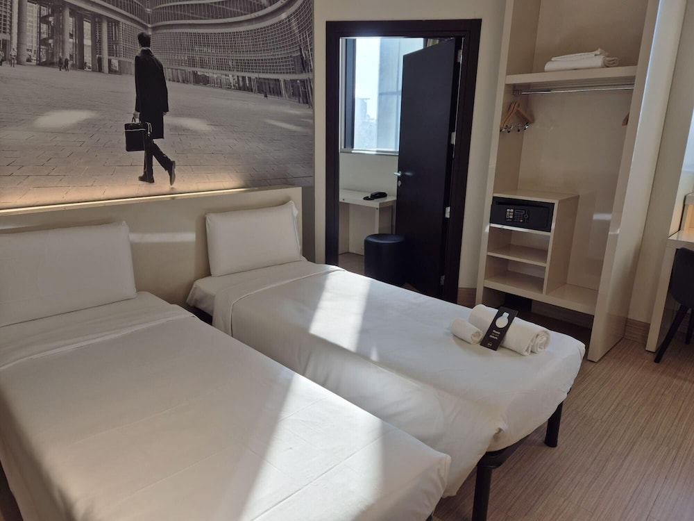 Habitación triple del hotel B&B Milano - Sesto. Foto 1