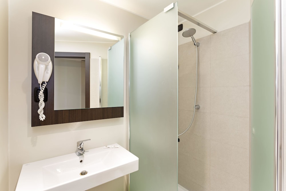 Habitación triple del hotel B&B Milano - Sesto. Foto 3