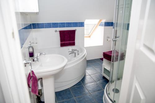 Habitación Familiar con baño privado del hotel Bay Tree House Bandb. Foto 4