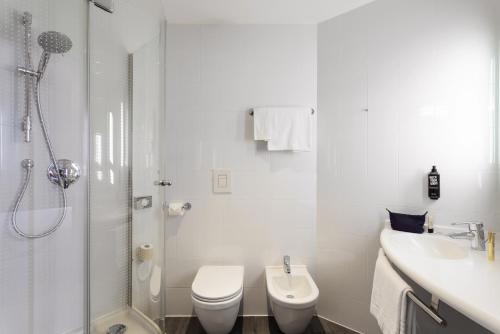 Habitación Estándar con 1 cama doble del hotel Ibis Milano Fiera. Foto 3