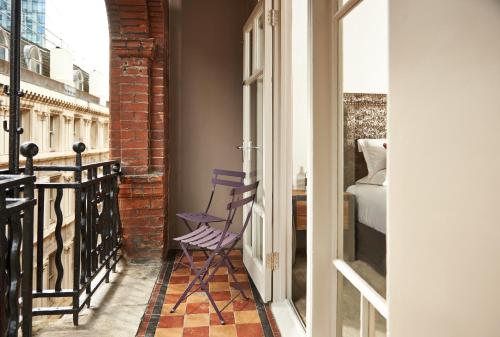 Suite con balcón del hotel The Bull and The Hide. Foto 1