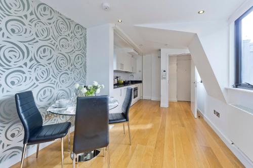 Apartamento Ático del hotel Red Lion Court By City2stay. Foto 4